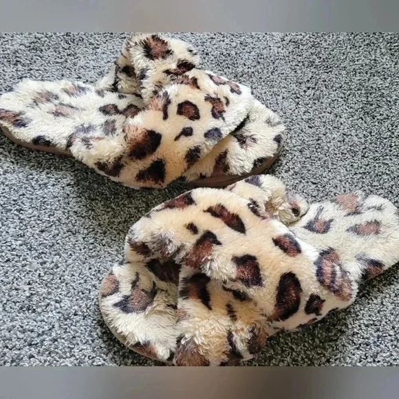 Plush Leopard Slides Slippers ~ Women's Large 9-10 - Picture 6 of 7